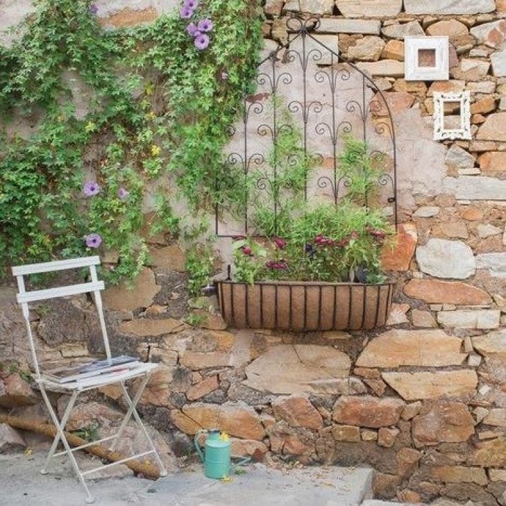 Seasonal & Themed Wall Decor