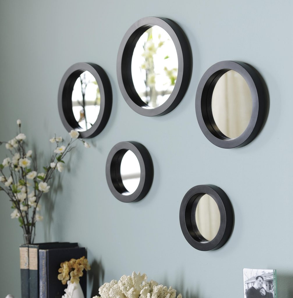 Round Wooden Frame with Mirror